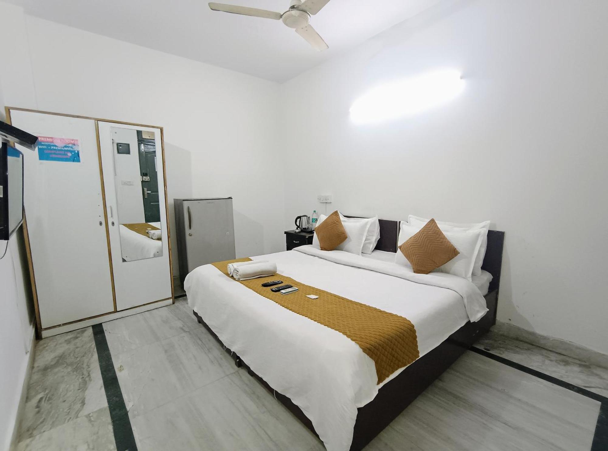 Hotel Hauz Khas Fort View Neu-Delhi Exterior foto